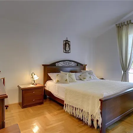 Holiday Home Villa Luna Marcana