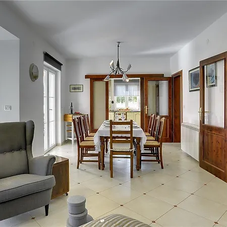 Holiday Home Villa Luna *