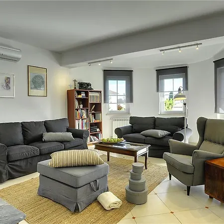 Дом отдыха Holiday Home Villa Luna Marcana